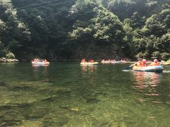 -安吉龙王山峡谷漂流