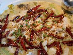 -江渔儿酸菜鱼专门店(明珠广场店)