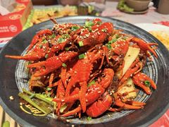 -肥肥虾庄·金牌油焖大虾(汉街SKP店)