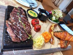 -Mark&Mars Restaurant
