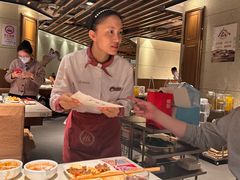 -海底捞火锅鲜切牛肉主题店(长寿路店)