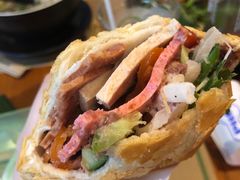 -Bánh Mì Huynh Hoa