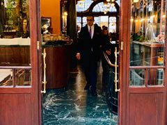 -Majestic Café