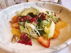墨西哥牛油果草莓沙拉-Kathleen's Waitan 凯圣琳江景西餐厅(外滩店)