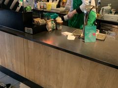 -星巴克臻选(莘庄仲盛店)