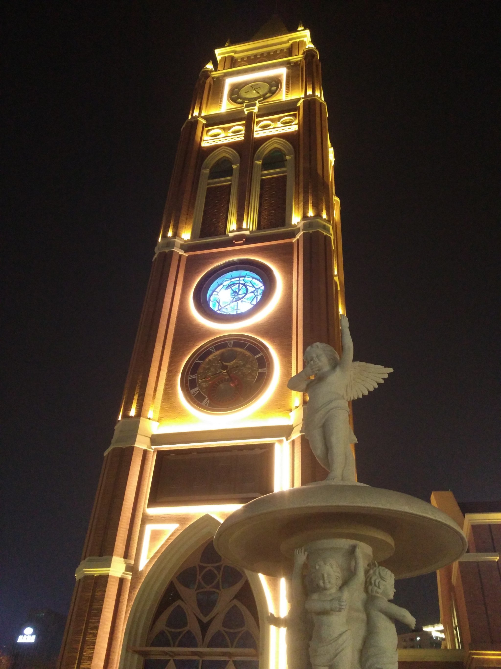 精致优雅的钟楼