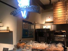 面包甜点陈列柜-喜茶(上海兴业太古汇店)