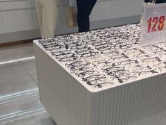 -J-Optical佳视明眼镜·蔡司视觉(青岛金茂览秀城店)