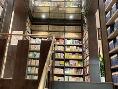 -钟书阁(群光广场店)