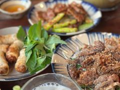 -Cục Gạch Quán