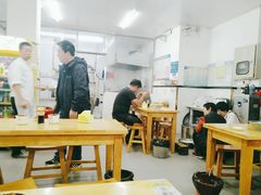 大堂-牛味十足传统美食(凤凰西街店)