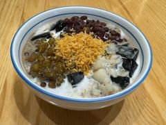 椰汁四果烧仙草-潮巷·老潮汕美食集市(欢乐港湾店)