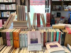 -荒岛书店(黄县路店)