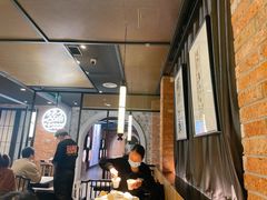 等位区-江边城外烤全鱼(世茂广场店)
