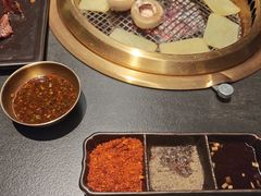 -铭牛烧肉·和牛海鲜自助(高新月牙湖店)