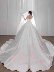 -伯瓷皇后婚纱艺术空间