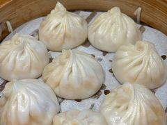 蟹粉鲜肉馅-馋三尺蟹粉小笼(人民广场店)