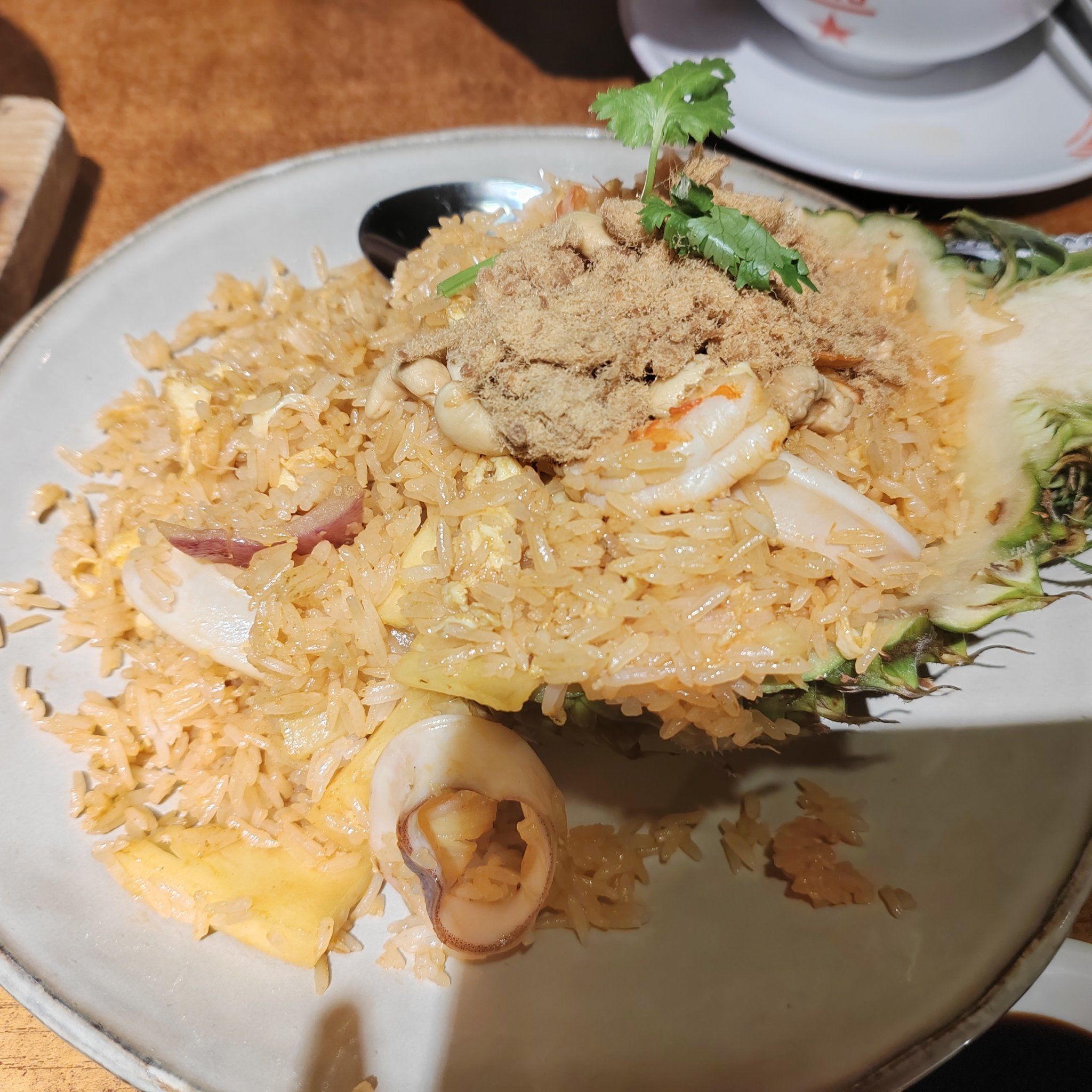 在北京路叫肥臀肉骨茶,它主要的菜品招牌菜有肉骨茶