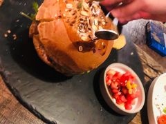 -HIGH FIVE哈福手工汉堡(桂林路店)