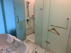 -上海滴水湖皇冠假日酒店