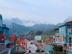 -百里峡七彩艺术小镇