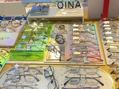 -天空之镜眼镜店蔡司依视路配镜授权零售店(望京颐堤港店)