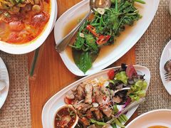 烤猪颈肉-Chom Cafe and Restaurant