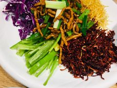 香辣肉丝卷饼-小幸湖春饼(悦茂购物中心店)