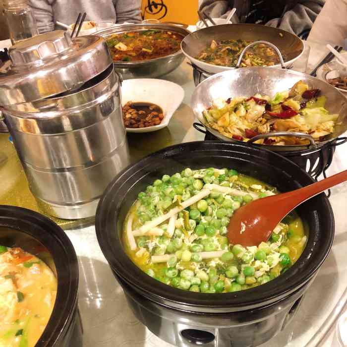 湘院子(新飞路店)-"同事聚餐.这些菜大致消费800  性价比.