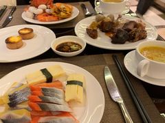 -大中华希尔顿酒店-念自助餐·嗨啤·小龙虾
