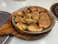 料理烤特色火烧-老东镇啤酒屋海鲜加工·蒸汽海鲜·海鲜烧烤(台东店)