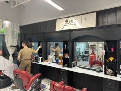 点击看大图 -老男孩男士理容馆·理发·烫染·修面