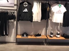 -adidas(正佳广场店)