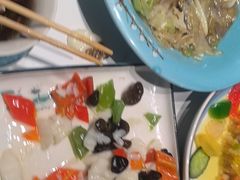 -三江源美食城