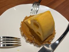 芝士咸蛋黄蛋糕-星巴克(上海虹桥新天地二店)