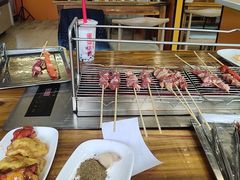 -哈尔滨小酒馆·鲜肉现穿自助烧烤(康新花园店)