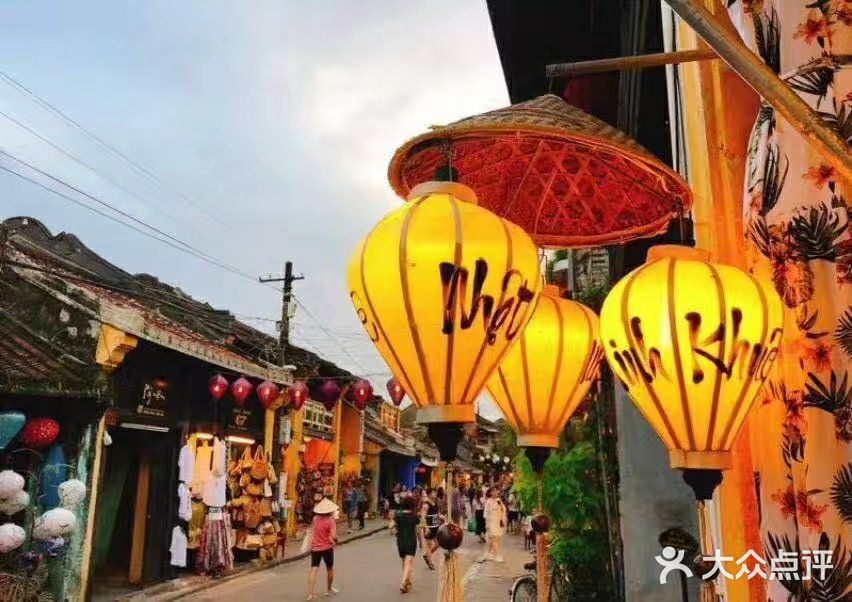 古城景区，欧洲游客很多