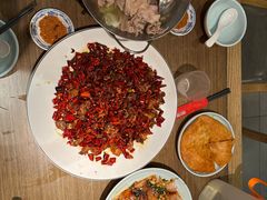 -肖四女乐山跷脚牛肉(滨江天街店)