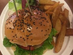招牌牛肉汉堡-UPPER KITCHEN(延安路店)