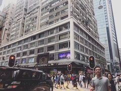 -东荟城名店仓