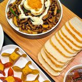 新年氛围拉满的饭店！萨拉齐湘食董家