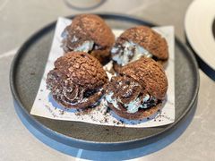 巧克力泡芙-W COLLECTIVE  DESSERT SHOP
