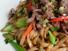 湿炒牛肉芥兰粿条-华威达牛庄(黄埔大道西店)