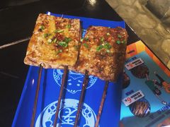 招牌烤水豆腐-老表记广西宵夜螺蛳鸭脚煲(西大店)