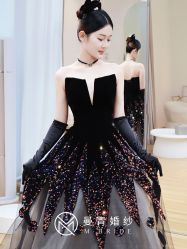 -曼青婚纱礼服馆
