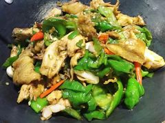 铁锅走地鸡-阿瓦山寨·湘菜现炒·剁椒鱼头王(咸阳总店)