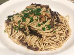 开洋葱油拌面-老洋房花园饭店(绍兴路店)