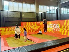 -嗨翻Hi-Fun竞技主题乐园·蹦床亲子生日轰趴(国光1937店)