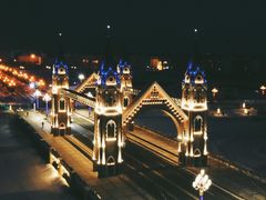 -布尔津河堤夜市