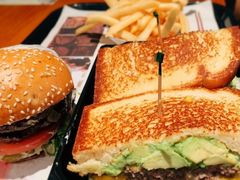 -The Habit Burger Grill 哈比特汉堡(复兴soho店)